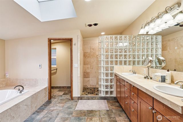 17340 Golden View Avenue, La Conner, WA 98257