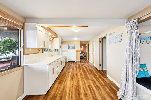 17340 Golden View Avenue, La Conner, WA 98257