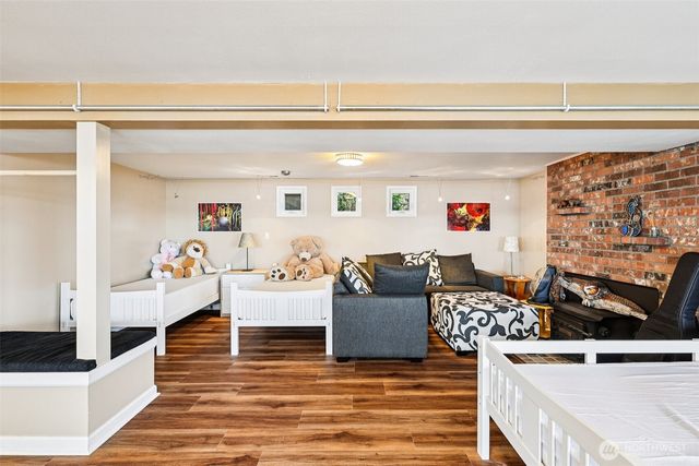 17340 Golden View Avenue, La Conner, WA 98257