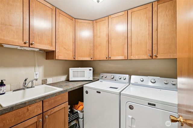 17340 Golden View Avenue, La Conner, WA 98257