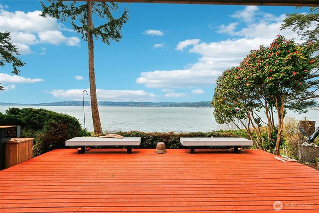 17340 Golden View Avenue, La Conner, WA 98257