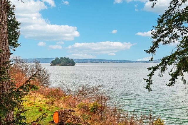 17340 Golden View Avenue, La Conner, WA 98257