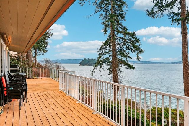 17340 Golden View Avenue, La Conner, WA 98257