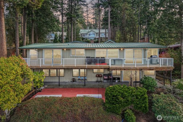17340 Golden View Avenue, La Conner, WA 98257