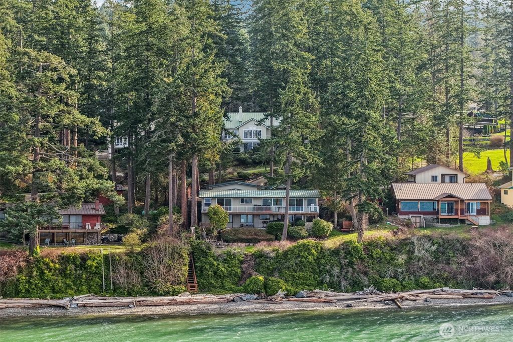 17340 Golden View Avenue, La Conner, WA 98257