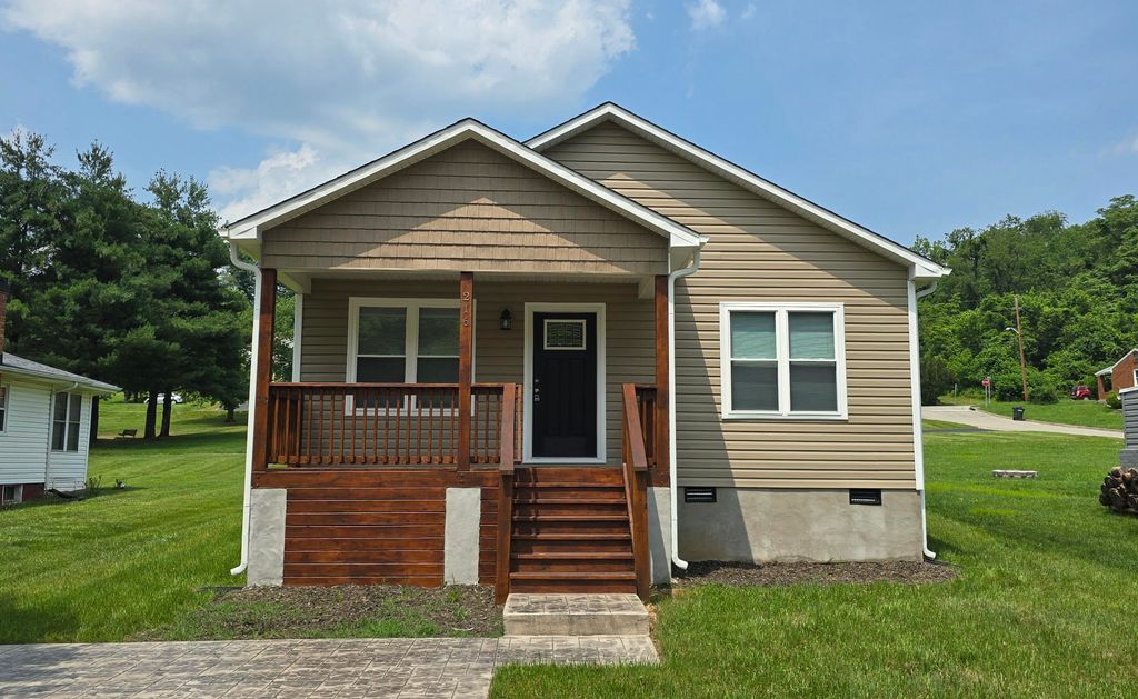 216 Franklin AVE, Vinton, VA 24179