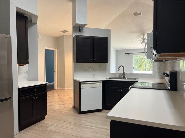 18169 SANDY POINTE DRIVE, Tampa, FL 33647