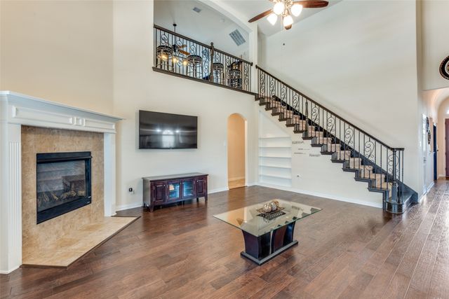 412 Parade Road, Desoto, TX 75115
