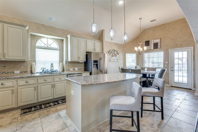 412 Parade Road, Desoto, TX 75115