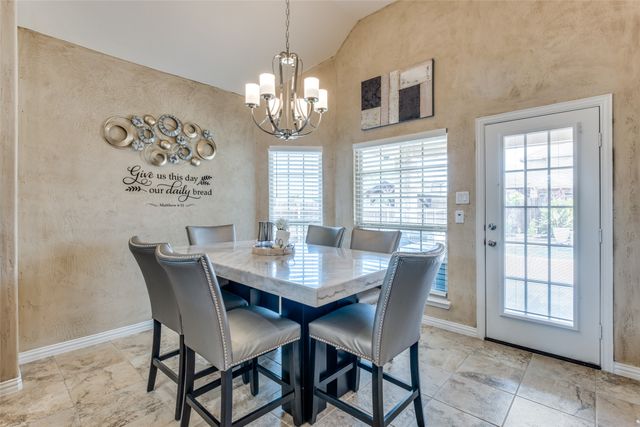 412 Parade Road, Desoto, TX 75115