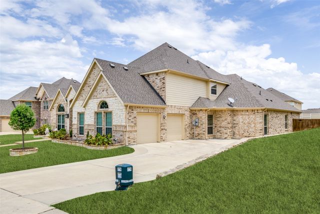 412 Parade Road, Desoto, TX 75115