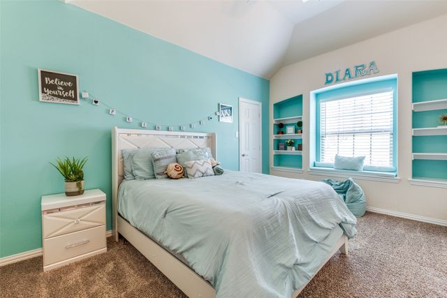 412 Parade Road, Desoto, TX 75115