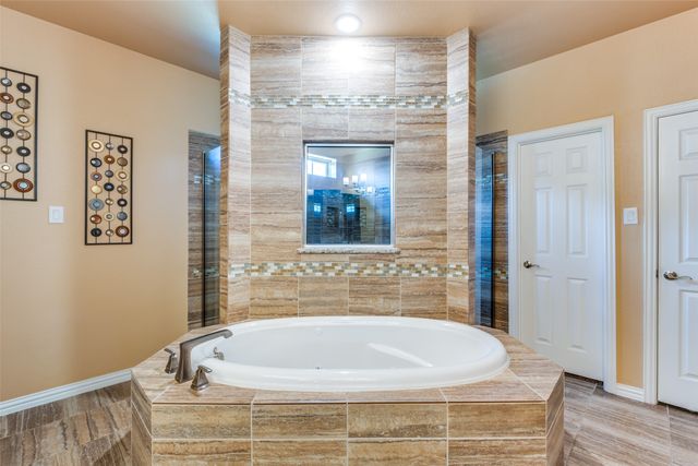 412 Parade Road, Desoto, TX 75115