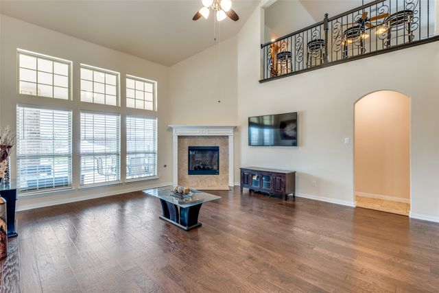 412 Parade Road, Desoto, TX 75115