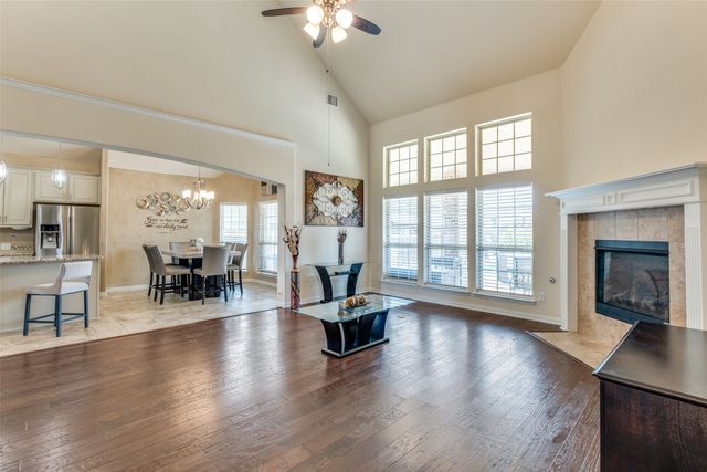 412 Parade Road, Desoto, TX 75115