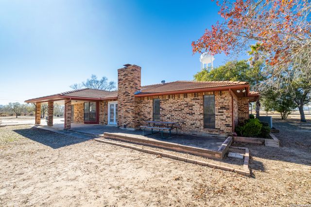 1212 donato, Poteet, TX 78065