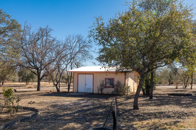 1212 donato, Poteet, TX 78065