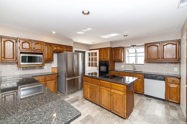 1212 donato, Poteet, TX 78065