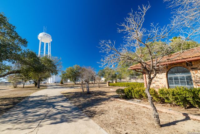 1212 donato, Poteet, TX 78065