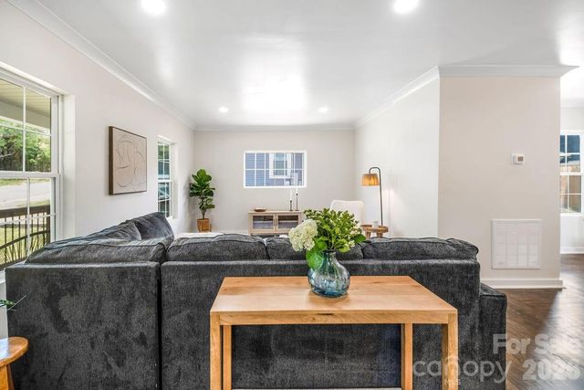 131 Woodrow Avenue, Asheville, NC 28801