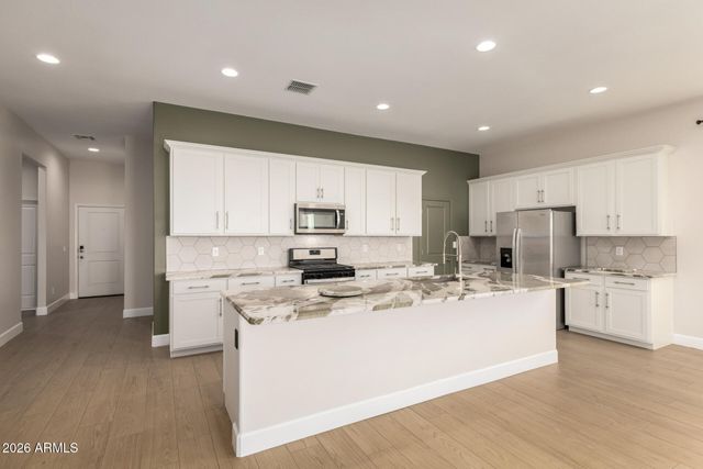 15612 W SMOKETREE Drive, Surprise, AZ 85387