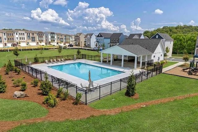 1339 Creek View Lane, Atlanta, GA 30318