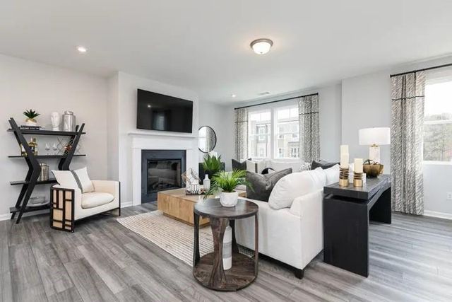 1339 Creek View Lane, Atlanta, GA 30318