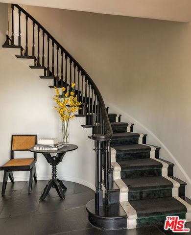 1455 Belfast Drive, Los Angeles, CA 90069