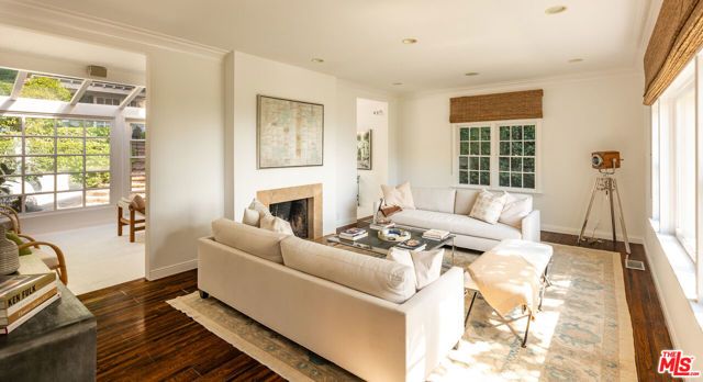 1455 Belfast Drive, Los Angeles, CA 90069