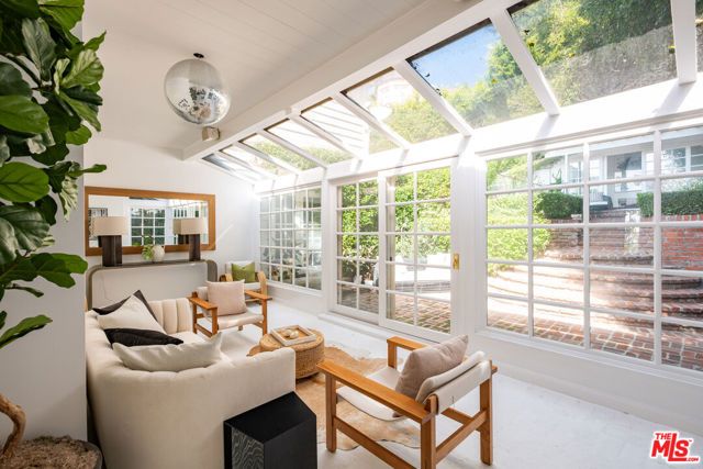 1455 Belfast Drive, Los Angeles, CA 90069