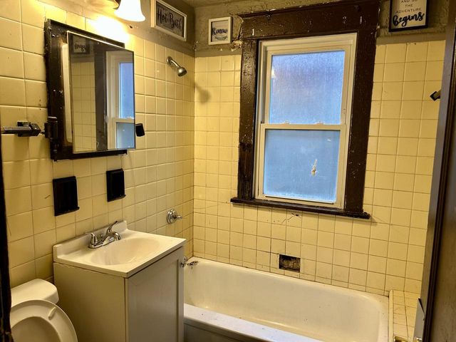 3017 28th STREET, Milwaukee, WI 53210