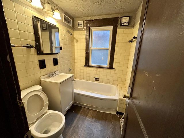 3017 28th STREET, Milwaukee, WI 53210