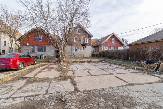 3017 28th STREET, Milwaukee, WI 53210