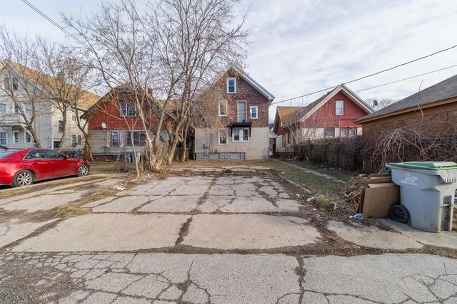 3017 28th STREET, Milwaukee, WI 53210