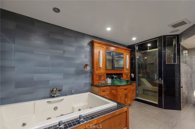 16255 Pacific Circle 203, Huntington Beach, CA 92649
