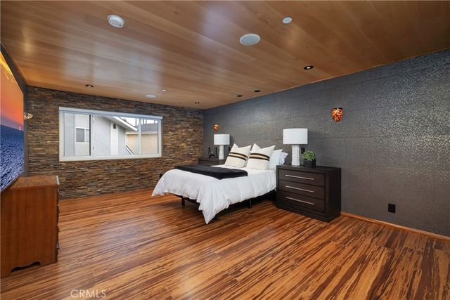 16255 Pacific Circle 203, Huntington Beach, CA 92649