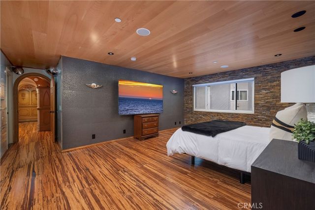 16255 Pacific Circle 203, Huntington Beach, CA 92649
