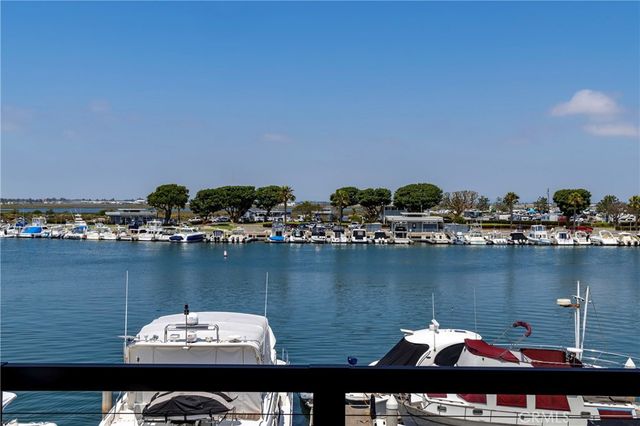 16255 Pacific Circle 203, Huntington Beach, CA 92649
