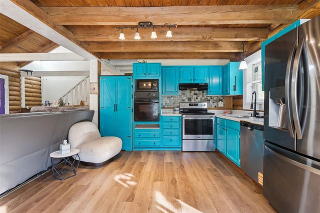 1208 DARCY ROAD, Lady Lake, FL 32159