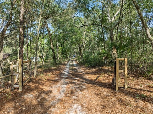 1208 DARCY ROAD, Lady Lake, FL 32159