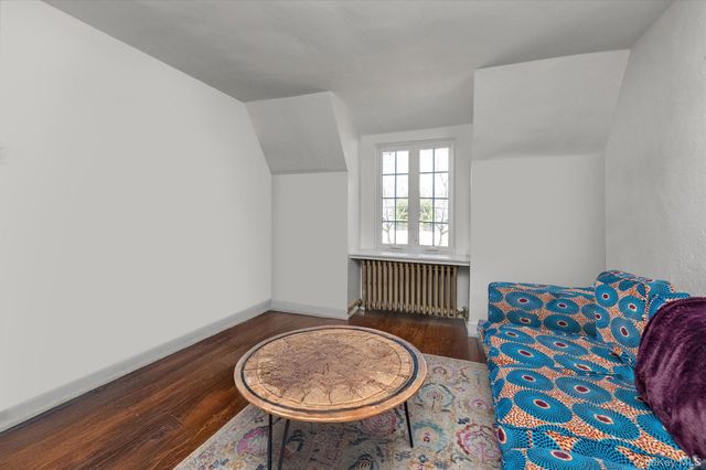 61 Livingston Avenue, Babylon, NY 11702