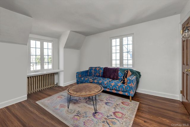 61 Livingston Avenue, Babylon, NY 11702