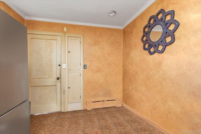 61 Livingston Avenue, Babylon, NY 11702