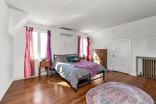 61 Livingston Avenue, Babylon, NY 11702