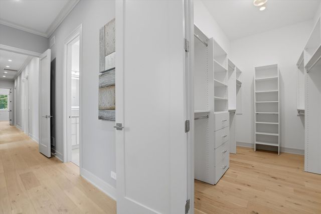 4442 N Greenview Avenue, Chicago, IL 60640