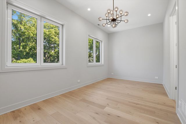 4442 N Greenview Avenue, Chicago, IL 60640