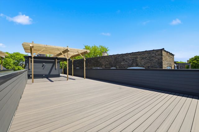 4442 N Greenview Avenue, Chicago, IL 60640