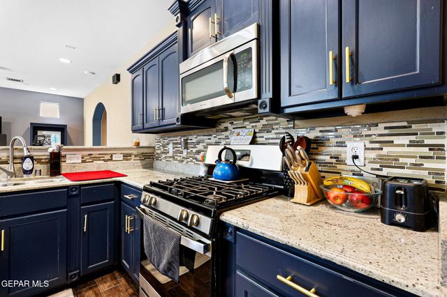 2244 Honour Point Place, El Paso, TX 79938