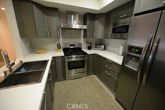 7133 Hawthorn Avenue 202, Hollywood, CA 90046
