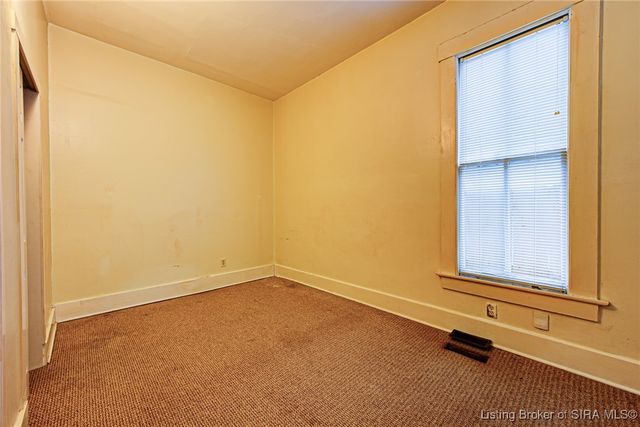 1817 E Oak St, New Albany, IN 47150